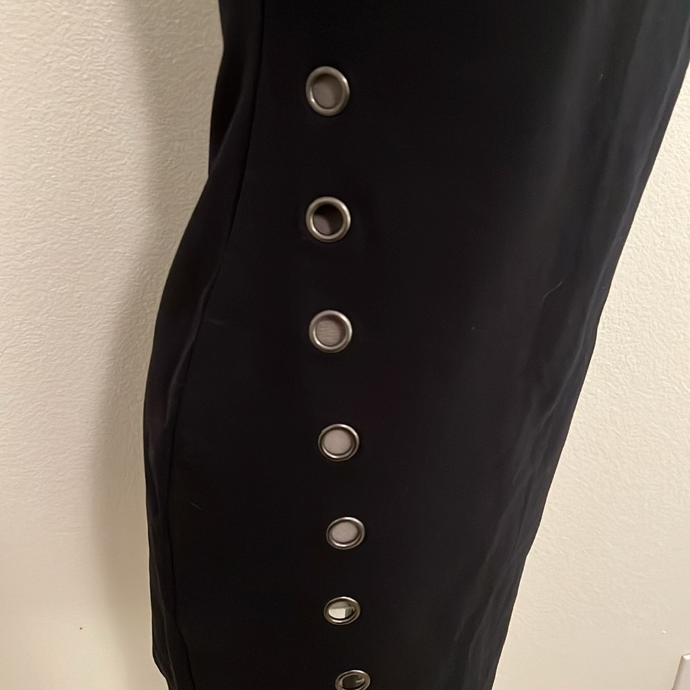 Romeo and Juliet Grommet Black fitted Dress - Picture 4 of 9